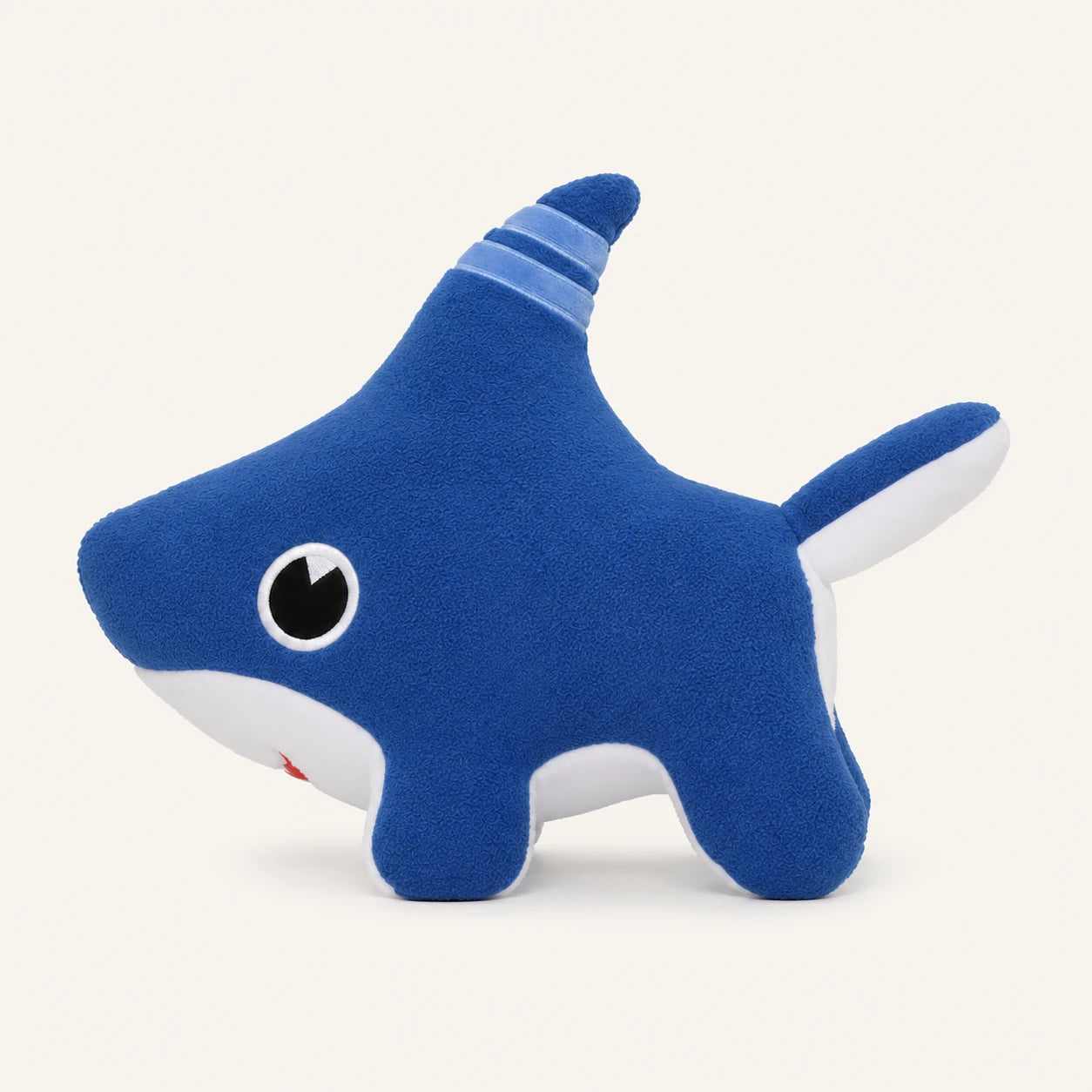 Peluche Shark Dog Royaume Peluche - vue latérale