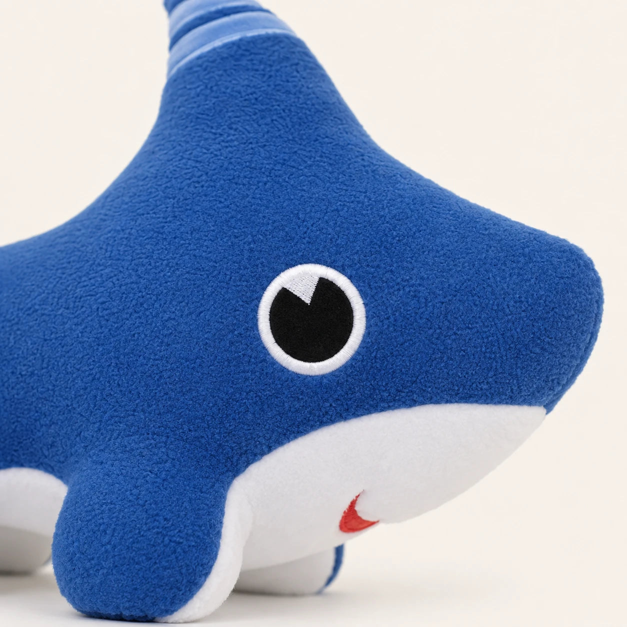 Peluche Shark Dog Royaume Peluche - détail