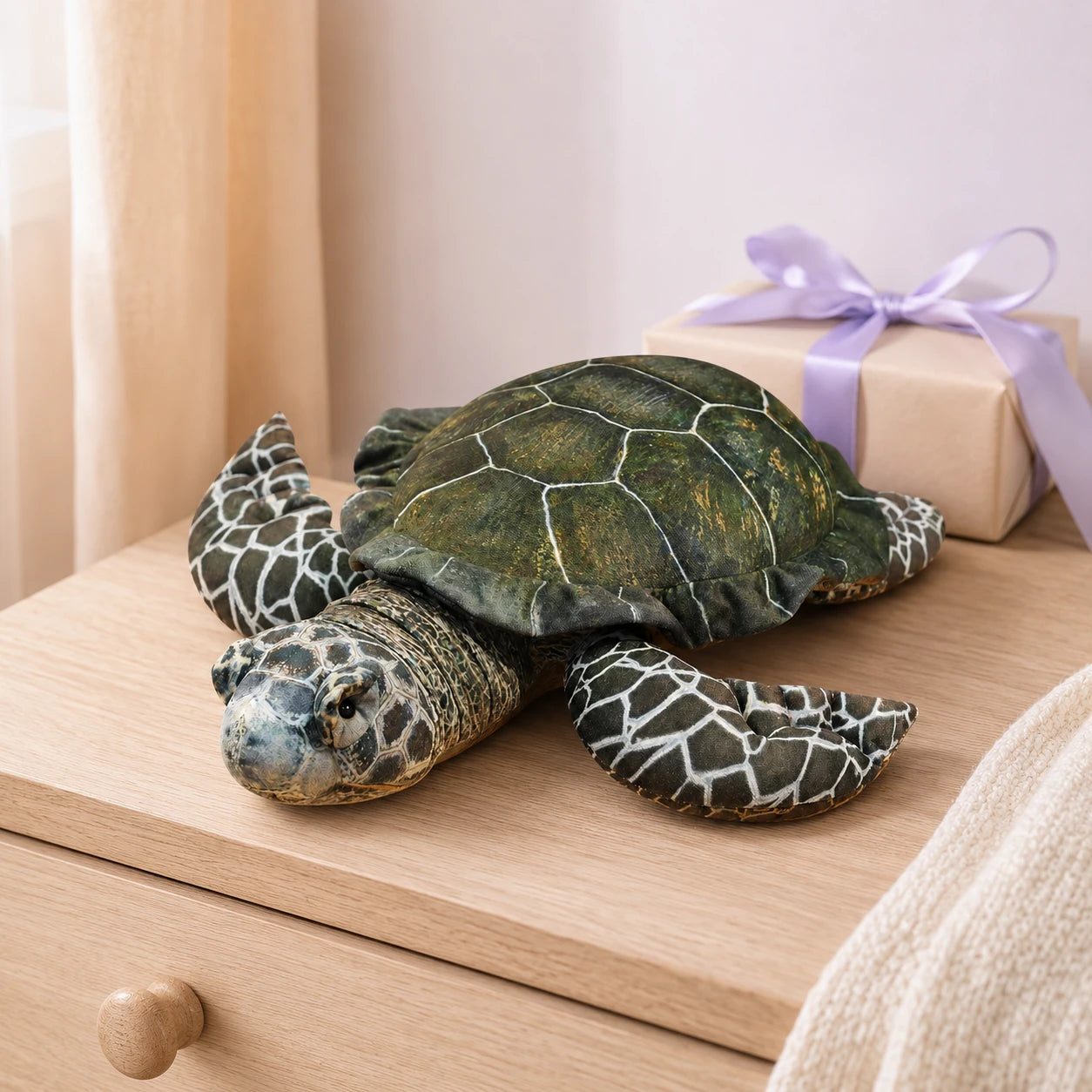 Peluche tortue de mer Royaume Peluche - mise en situation