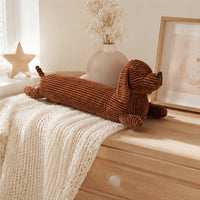 Peluche coussin teckel Royaume Peluche - mise en situation