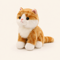 Chat en peluche orange tigré, vue de face