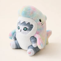 Peluche chat requin arc-en-ciel, vue principale de face sur fond ivoire