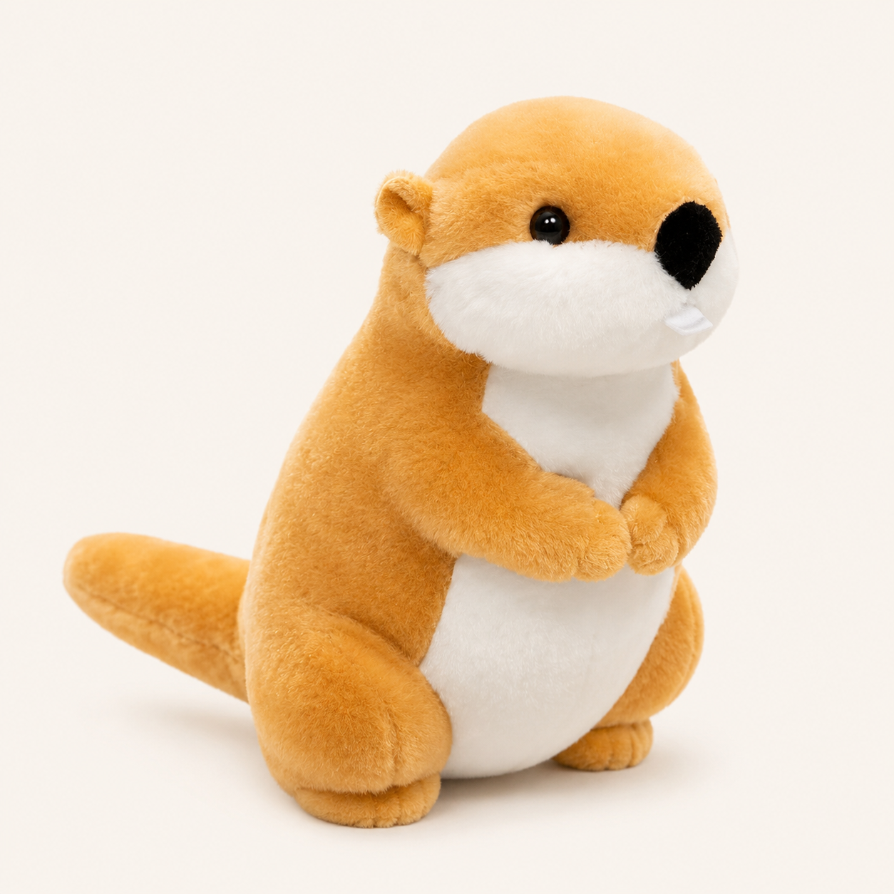 Peluche marmotte réaliste brune sur fond ivoire