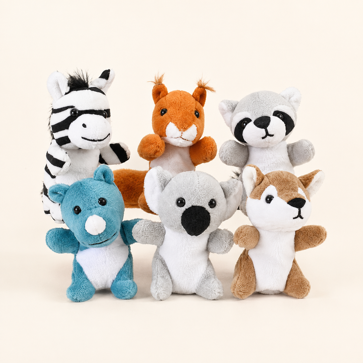 Set de 6 marionnettes à doigt peluche, vue principale sur fond ivoire