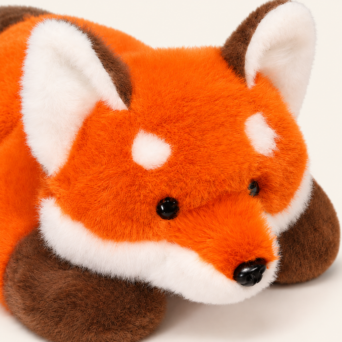 Coussin peluche renard, gros plan visage - Royaume Peluche