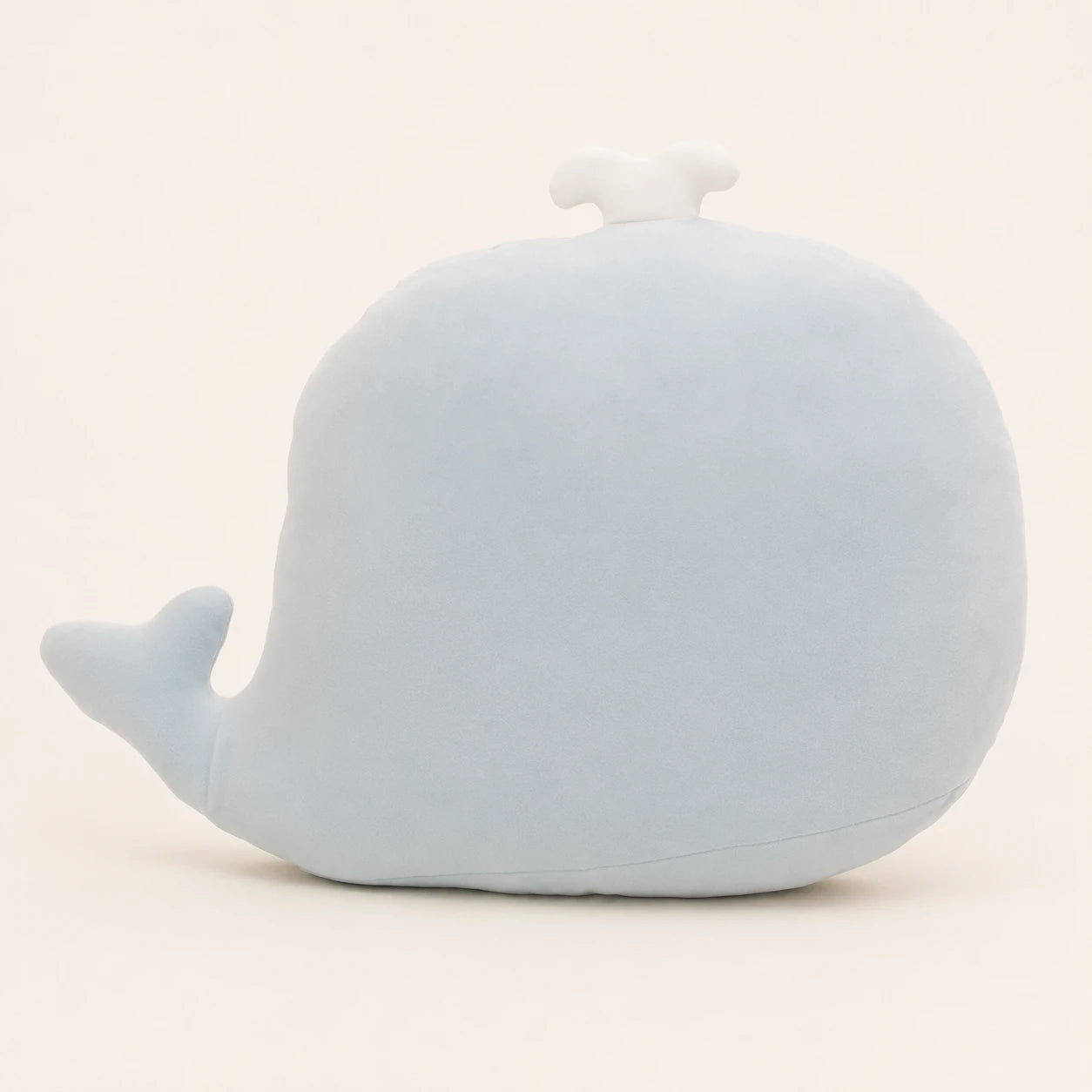 Coussin peluche baleine, vue de côté