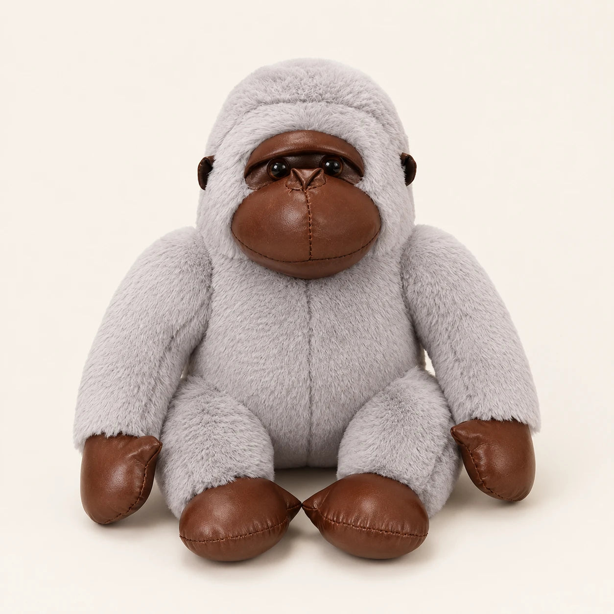 Peluche orang-outan assise, vue de face