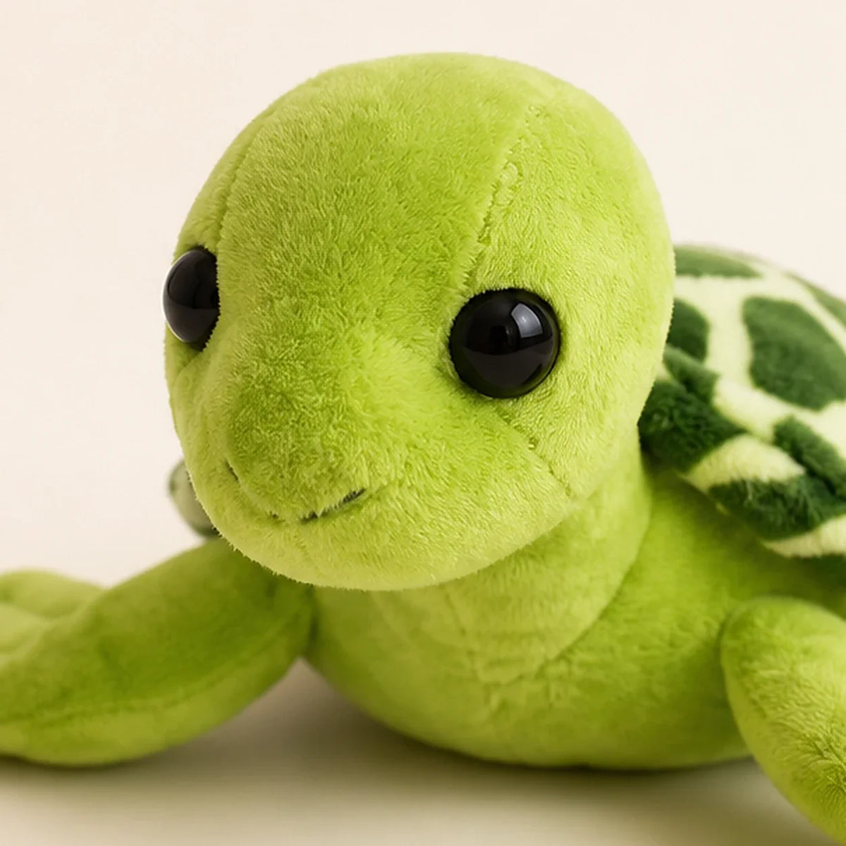 Peluche tortue verte 22 cm - détail doux