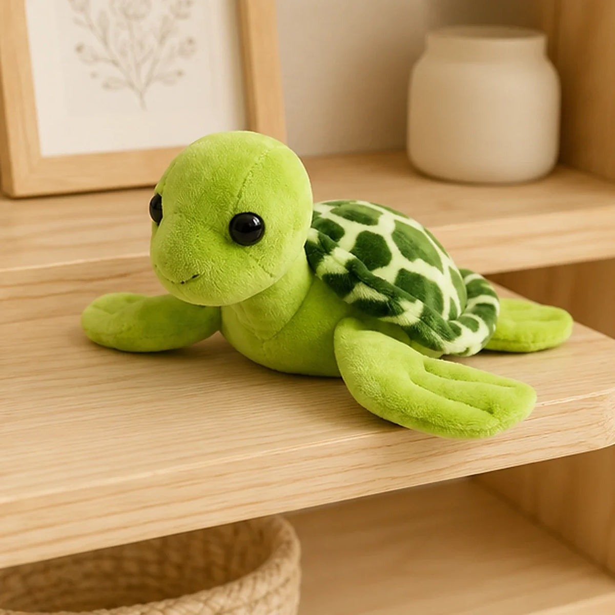 Peluche tortue verte 18 cm en situation