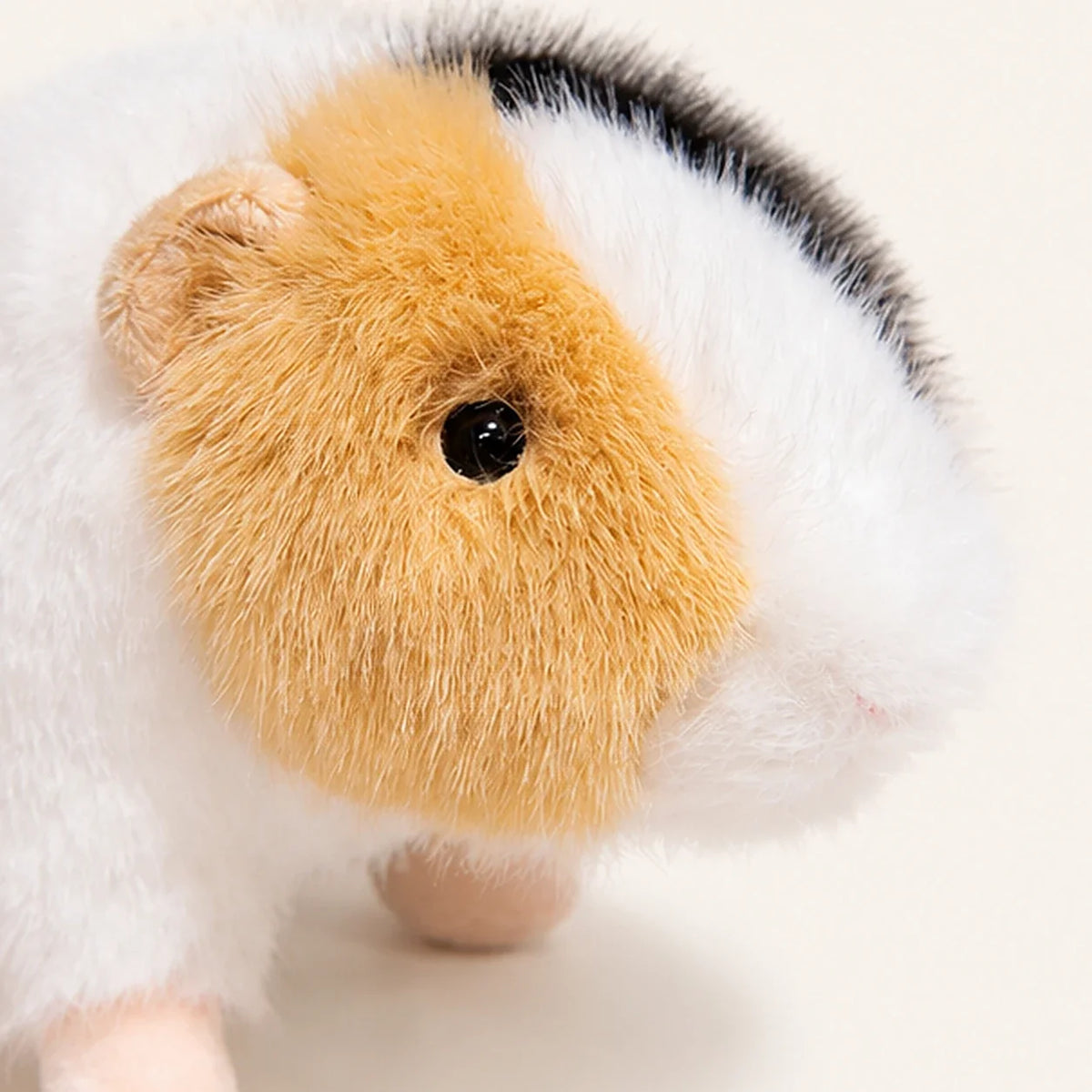 Peluche cochon d'Inde trois couleurs - détail doux