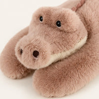 Peluche crocodile rose lestée 65 cm - détail doux
