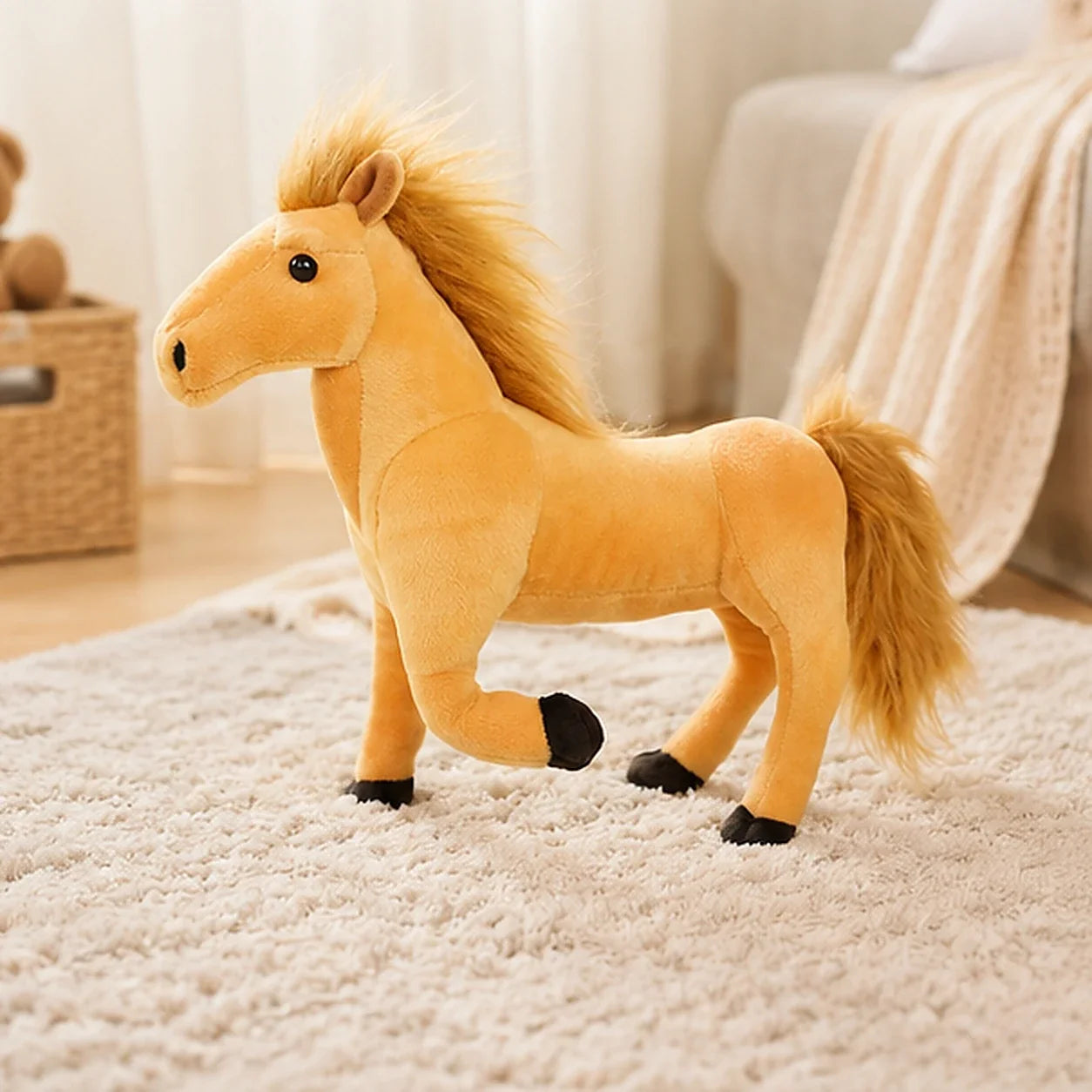 Peluche cheval brun clair 32 cm - mise en situation