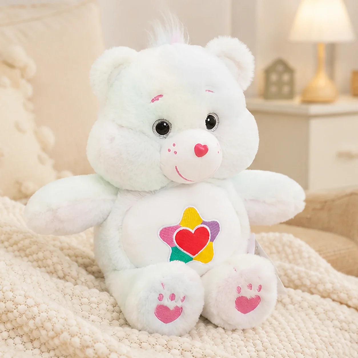 Peluche ours tie-dye 33 cm - mise en situation