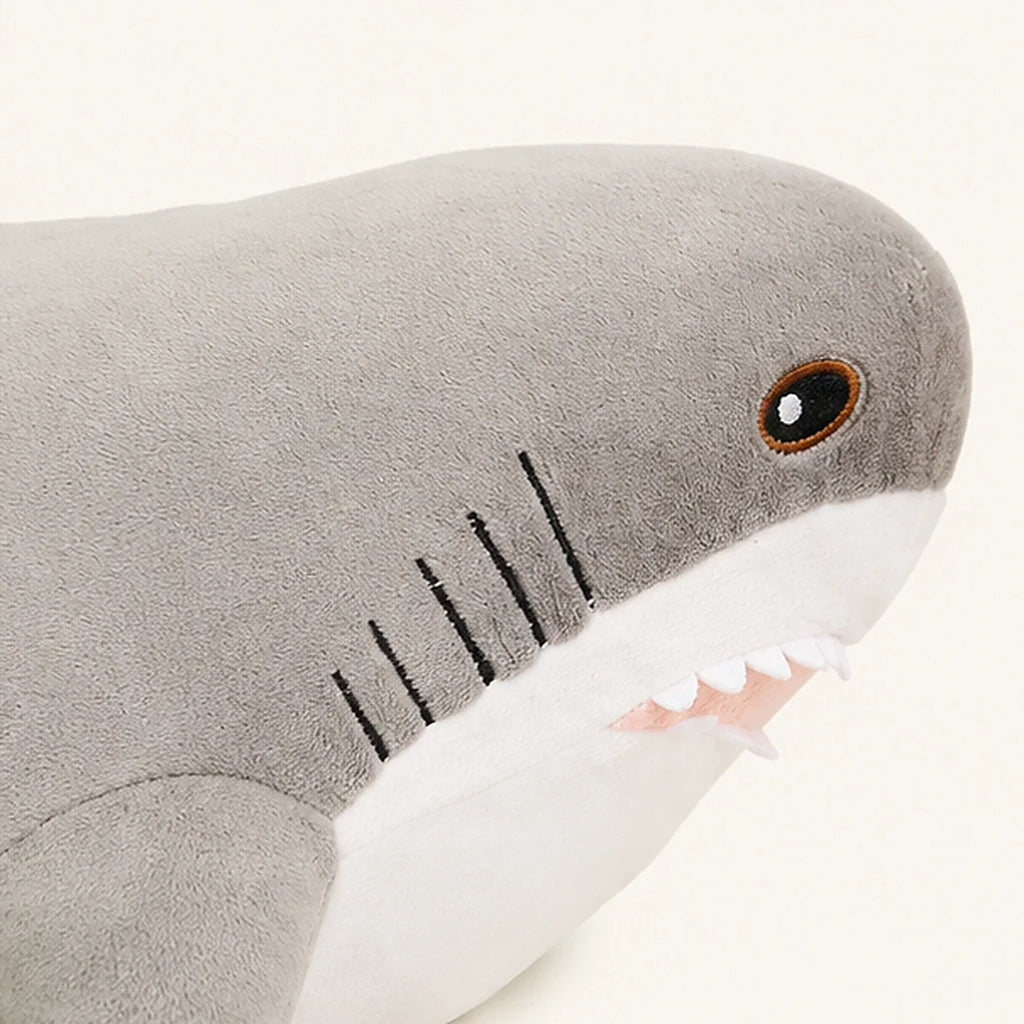 Peluche requin gris clair 30-140 cm - détail texture