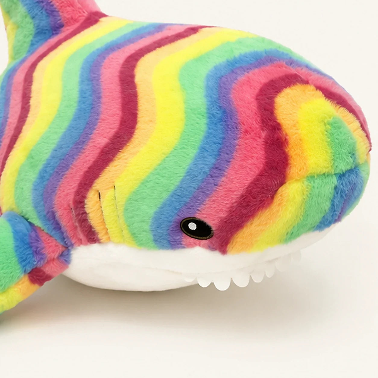 Peluche requin rayé 30-140 cm - détail texture