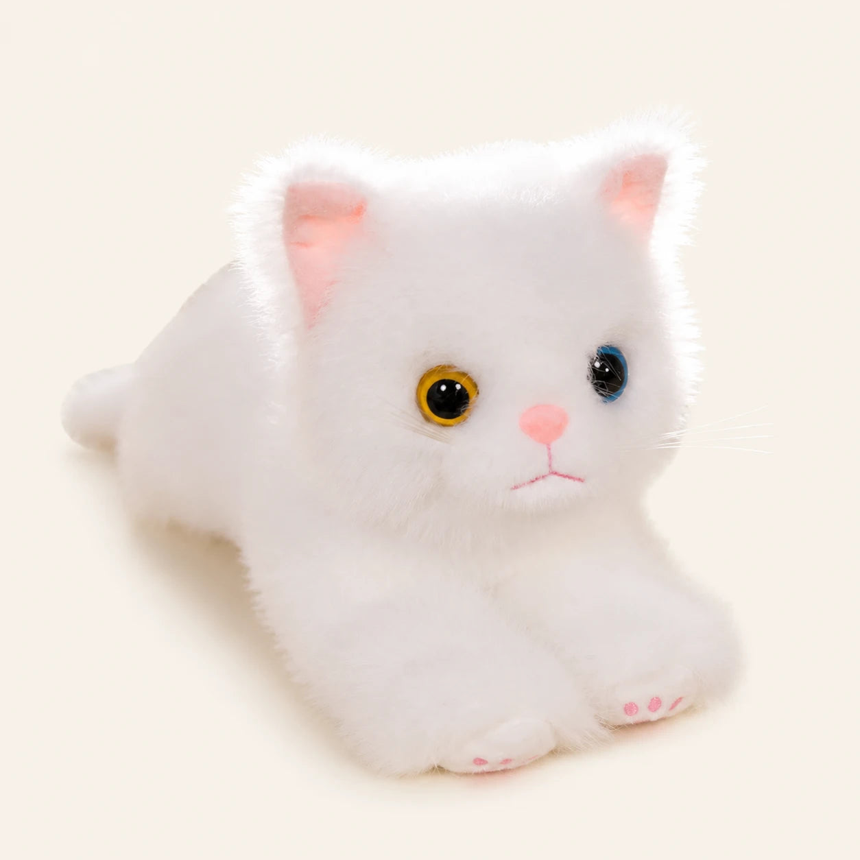 Peluche chat blanc réaliste posée, vue principale, fond ivoire