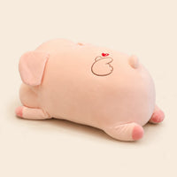 Peluche cochon dodu rose, vue de trois-quarts arriere sur fond ivoire