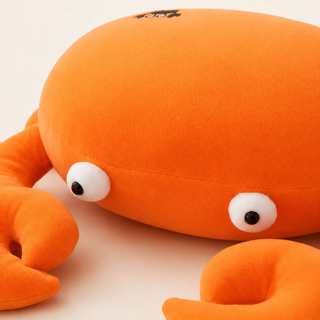 Coussin peluche crabe orange - détail