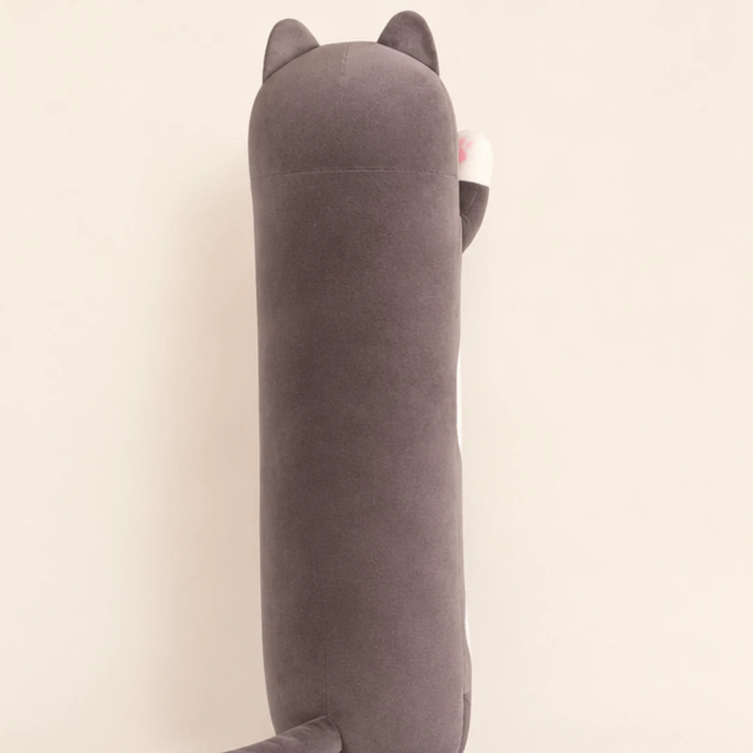 Peluche longue chat, vue de dos sur fond ivoire