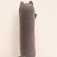 Peluche longue chat, vue de dos sur fond ivoire