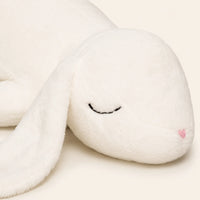 Peluche lapin géant blanc, détail du visage