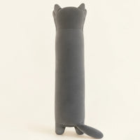 Peluche longue chat, vue de dos sur fond ivoire