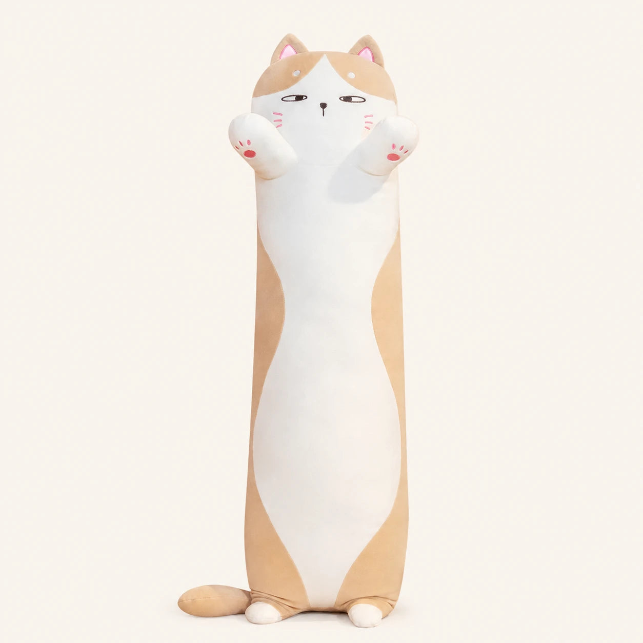 Coussin long peluche chat roux et blanc, vue principale sur fond ivoire