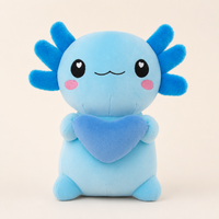 Peluche axolotl bleu avec cœur, vue principale sur fond ivoire