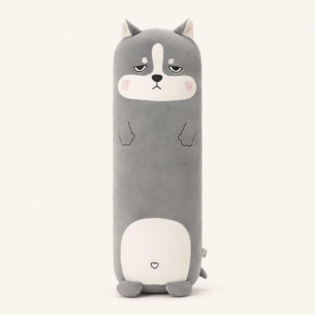 Coussin long peluche husky gris, vue principale sur fond ivoire