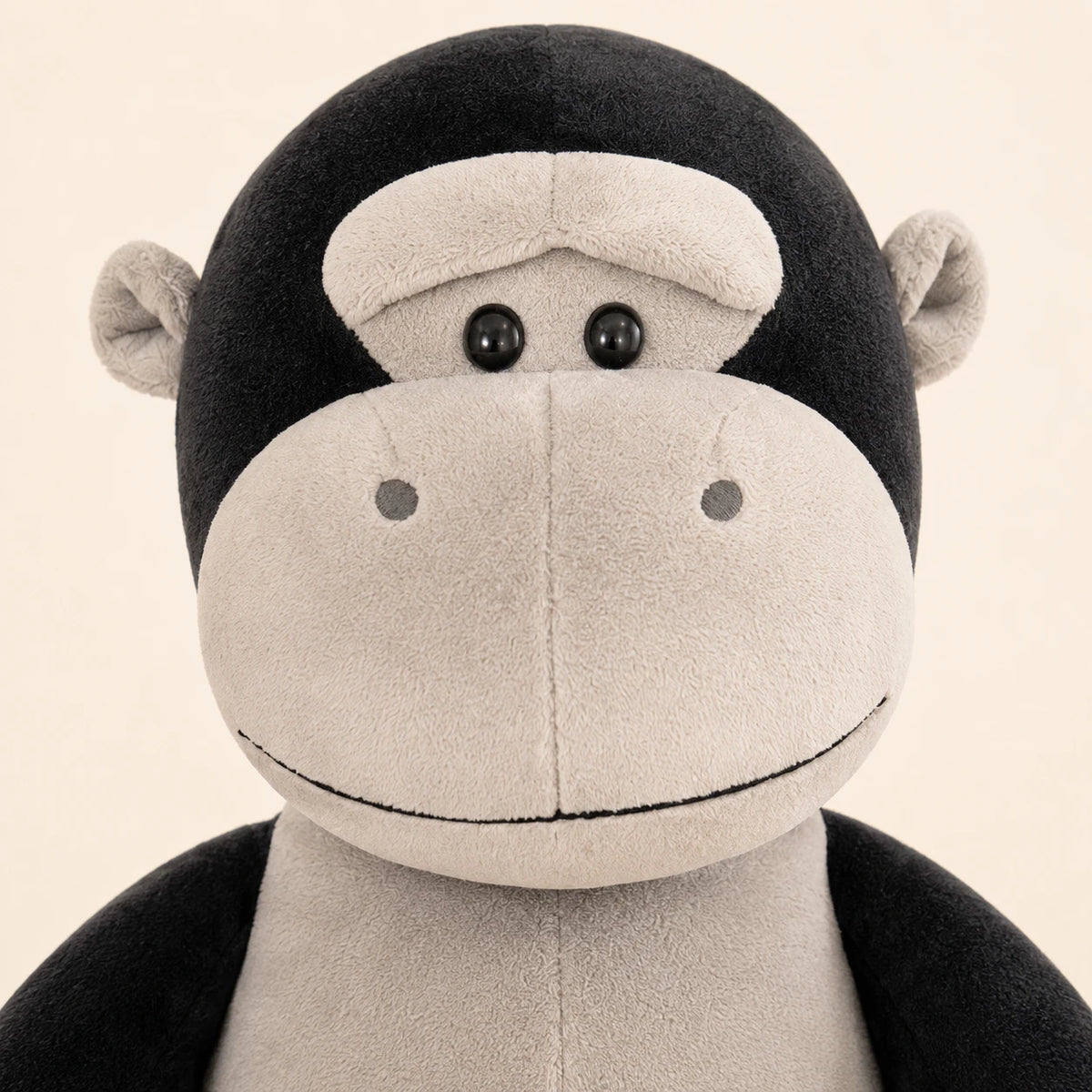Gros plan sur le visage de la peluche gorille