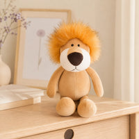 Peluche lion posée sur une commode dans une chambre douce