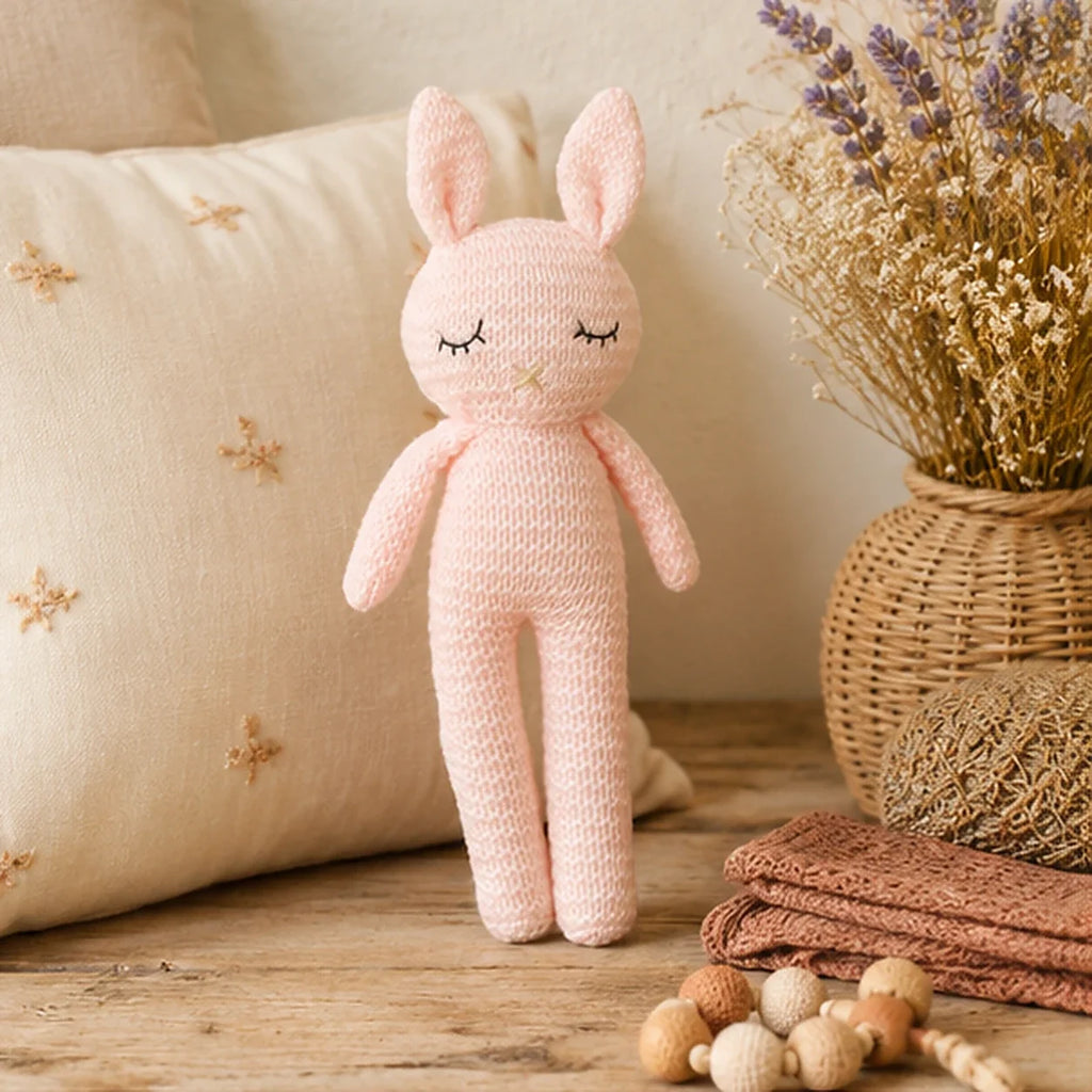 Peluche lapin A3 24 cm - mise en situation