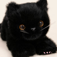 Peluche chat noir realiste - detail visage et texture