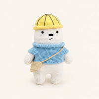 Peluche ours blanc amigurumi en crochet vue de face