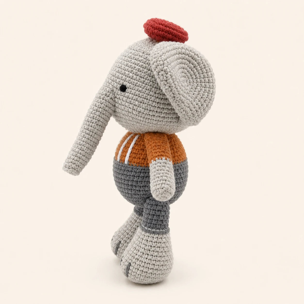 Peluche elephant amigurumi vue de profil