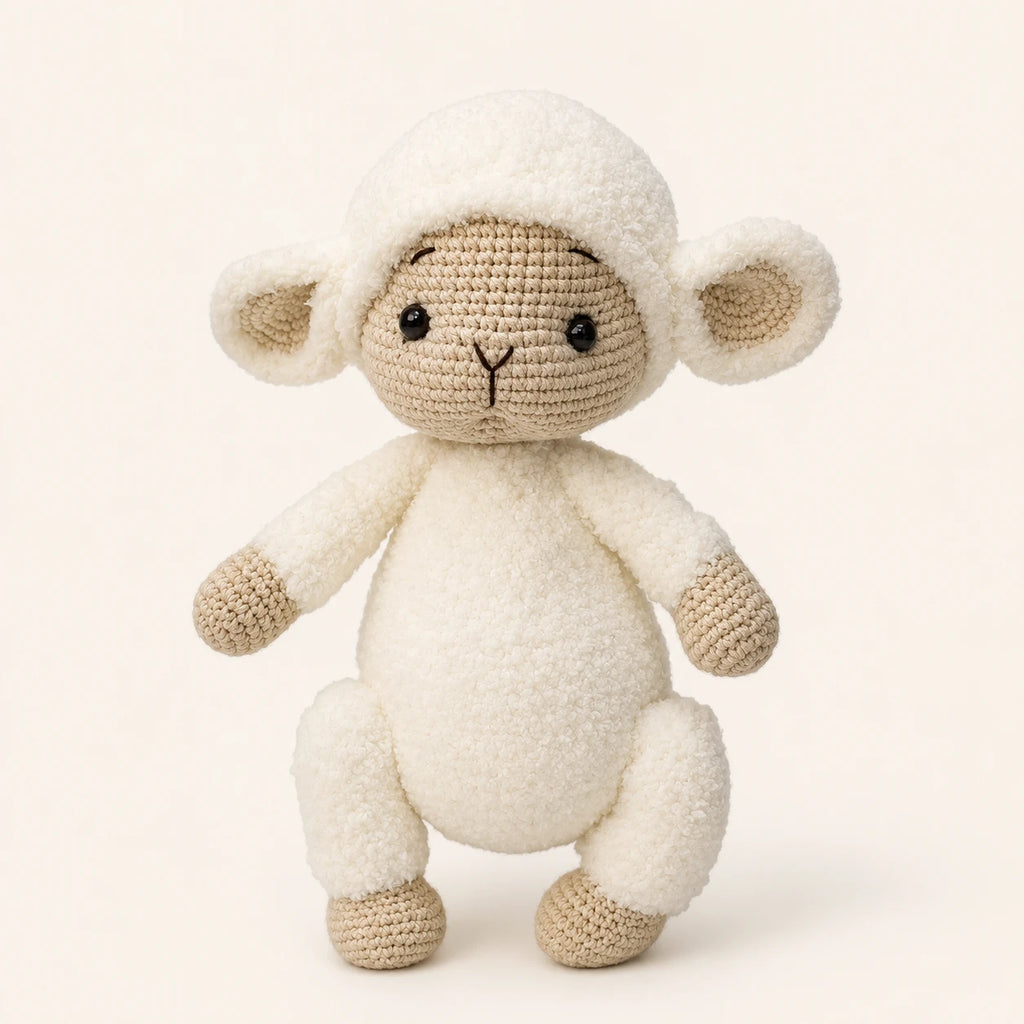 Peluche mouton au crochet vue de face