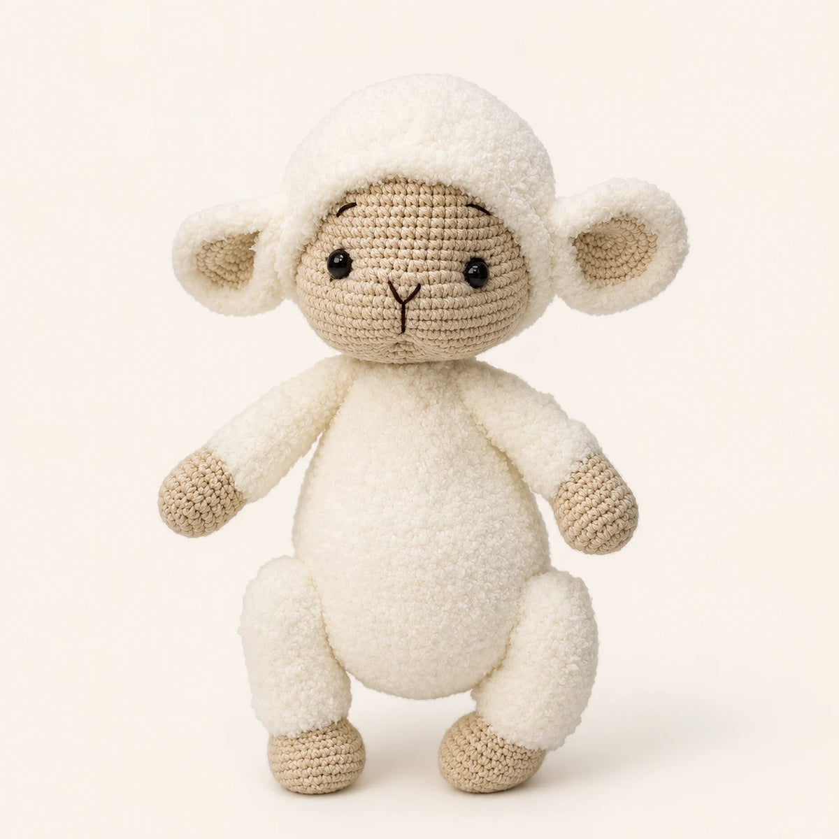 Peluche mouton au crochet vue de face