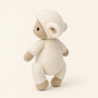Peluche mouton au crochet vue de profil