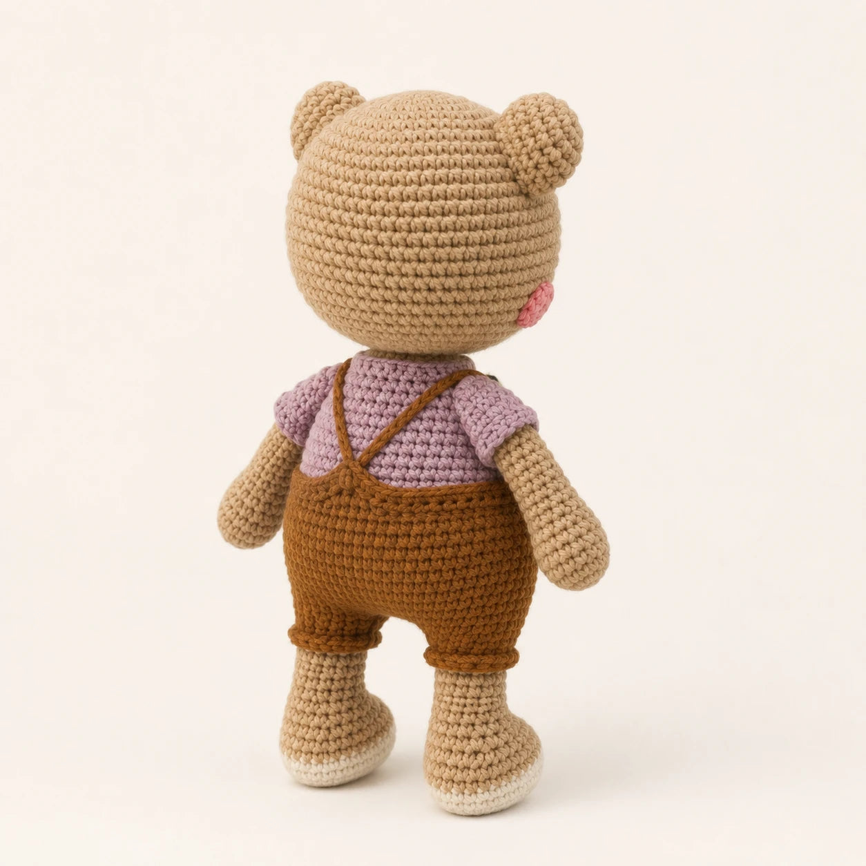 Peluche ours au crochet vue de dos