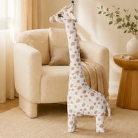 Peluche girafe simulation en situation