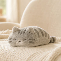 Peluche chat calin tigre gris en situation
