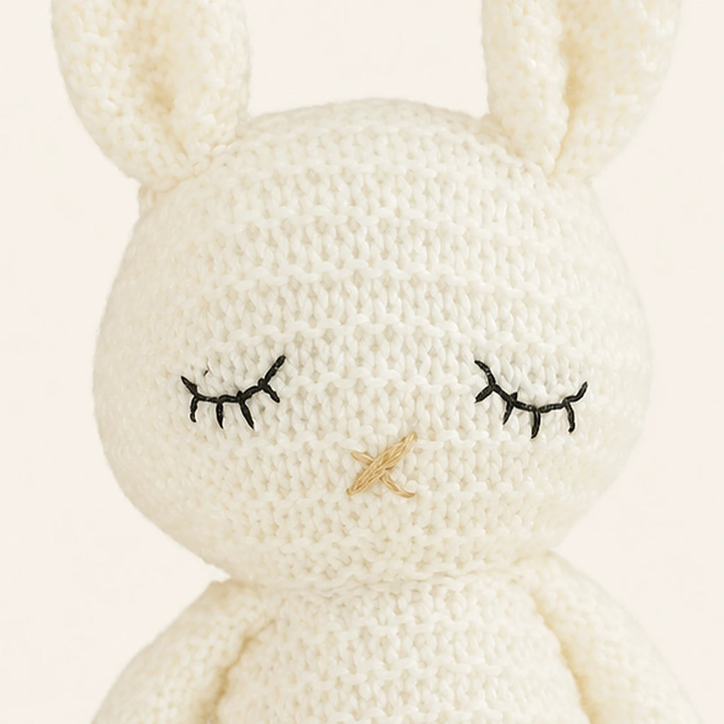 peluche lapin crochet detail