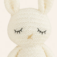 peluche lapin crochet detail