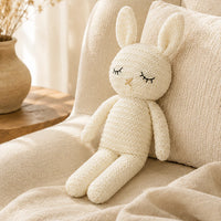 peluche lapin crochet mise en situation