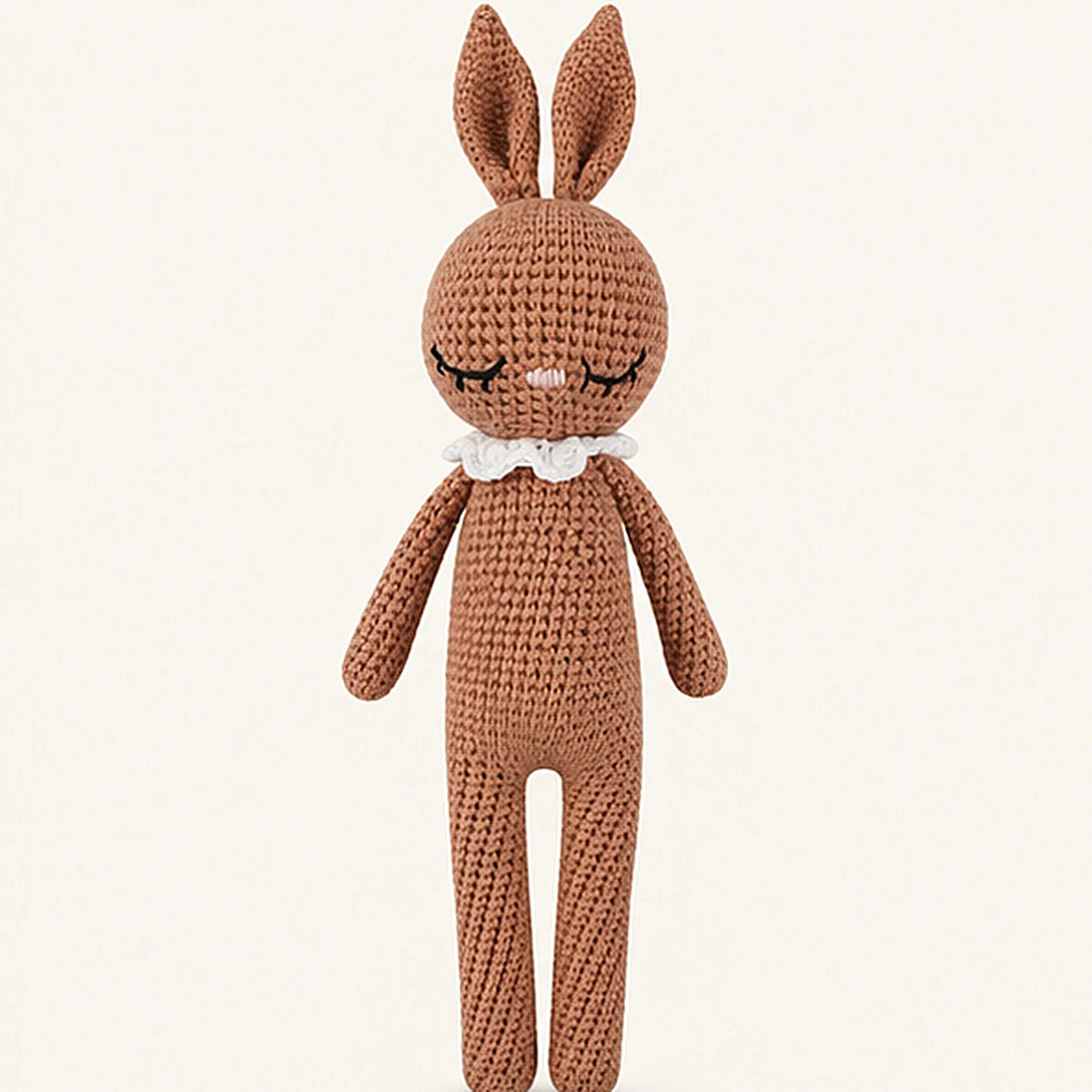 peluche lapin au crochet vue de face
