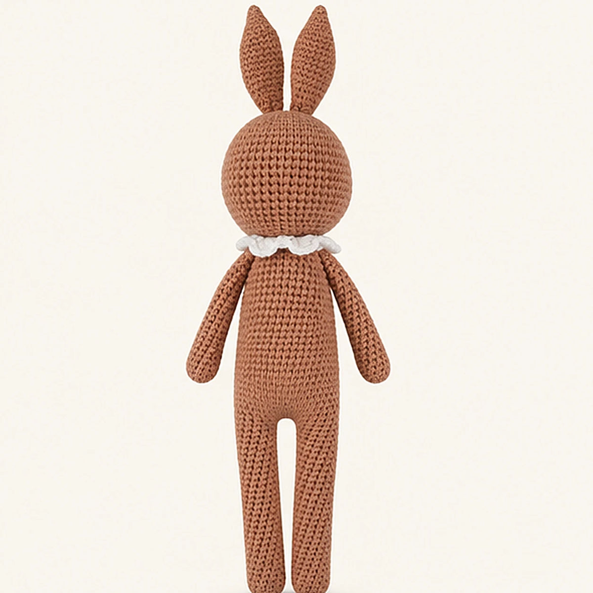 peluche lapin au crochet vue de dos