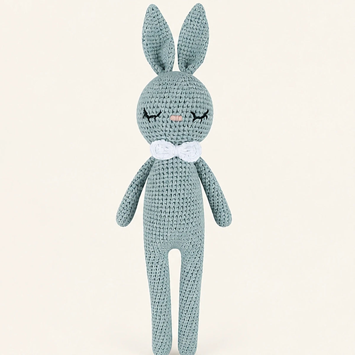 Peluche lapin au crochet vue de face