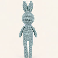 Peluche lapin au crochet vue de dos