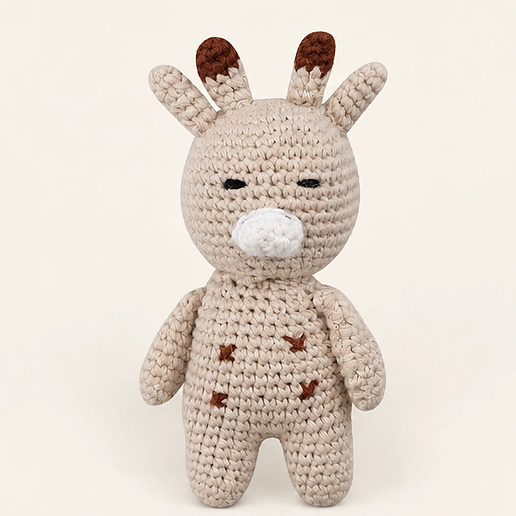 Peluche faon au crochet vue de face