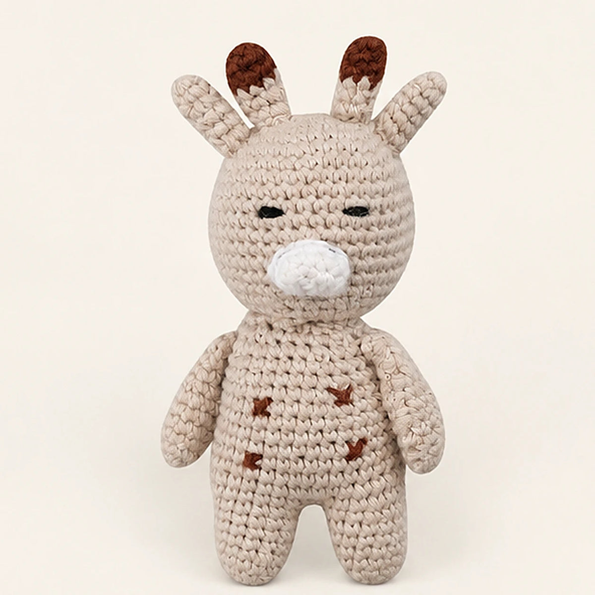 Peluche faon au crochet vue de face